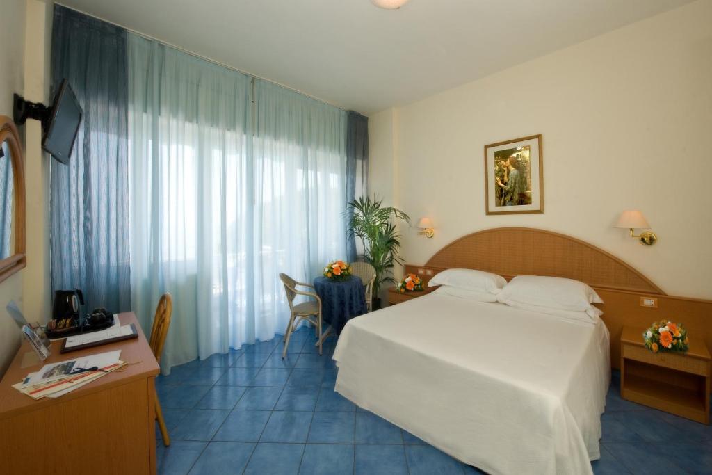 Hotel Pensione Reale Майорі Номер фото