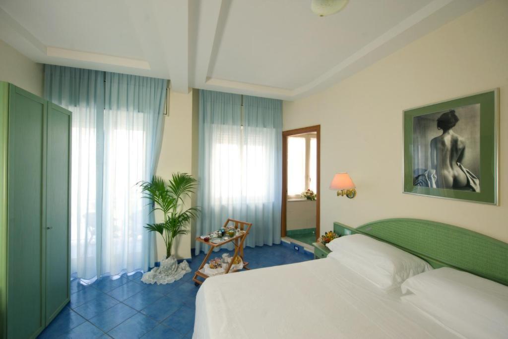 Hotel Pensione Reale Майорі Номер фото