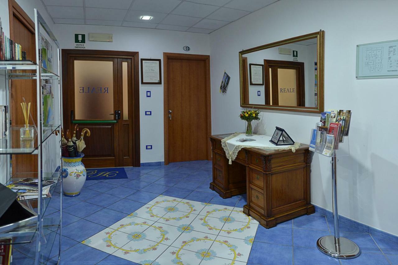 Hotel Pensione Reale Майорі Екстер'єр фото