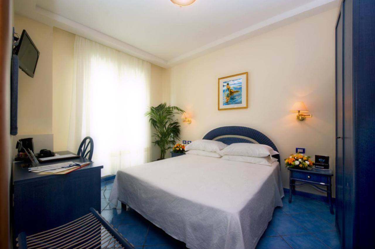 Hotel Pensione Reale Майорі Номер фото
